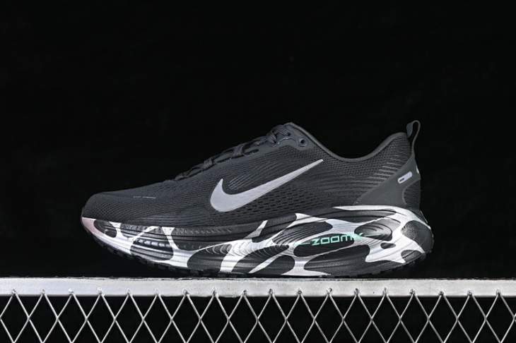 Picture of Nike Vomero 18 _SKUfw22225844579837116fw